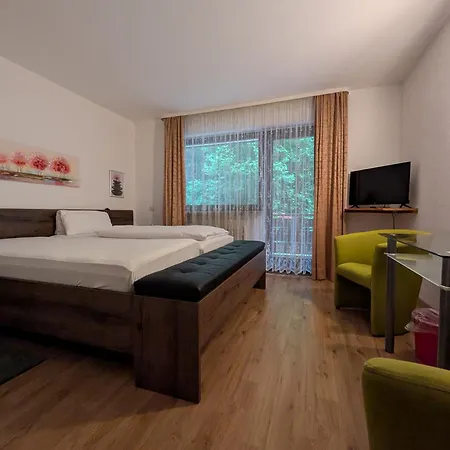 Hotel Pension Bluechersruh 3*