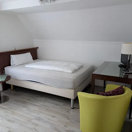 Hotel Pension Bluechersruh 3*